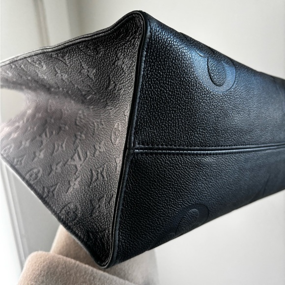 Authentic Louis Vuitton Black On the Go MM Leather Tote Monogram Luxury 16” Long - Picture 7 of 17